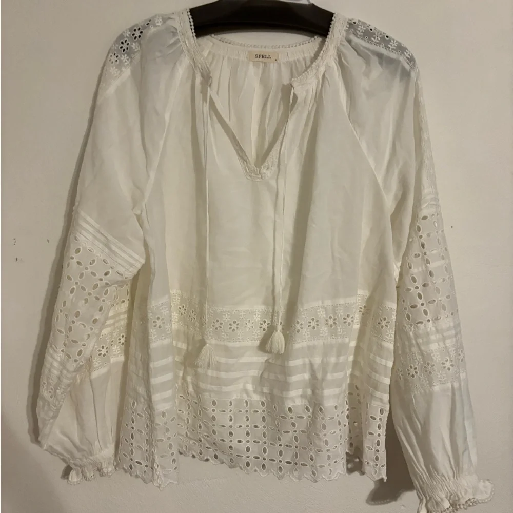 Spell Love in the afternoon lace blouse - Picture 3 of 6